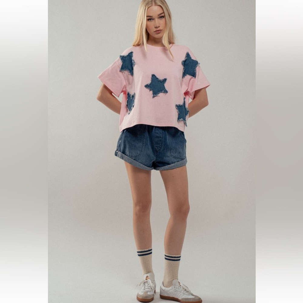 153. Frayed denim star patch oversized short sleeve T-shirt in pink